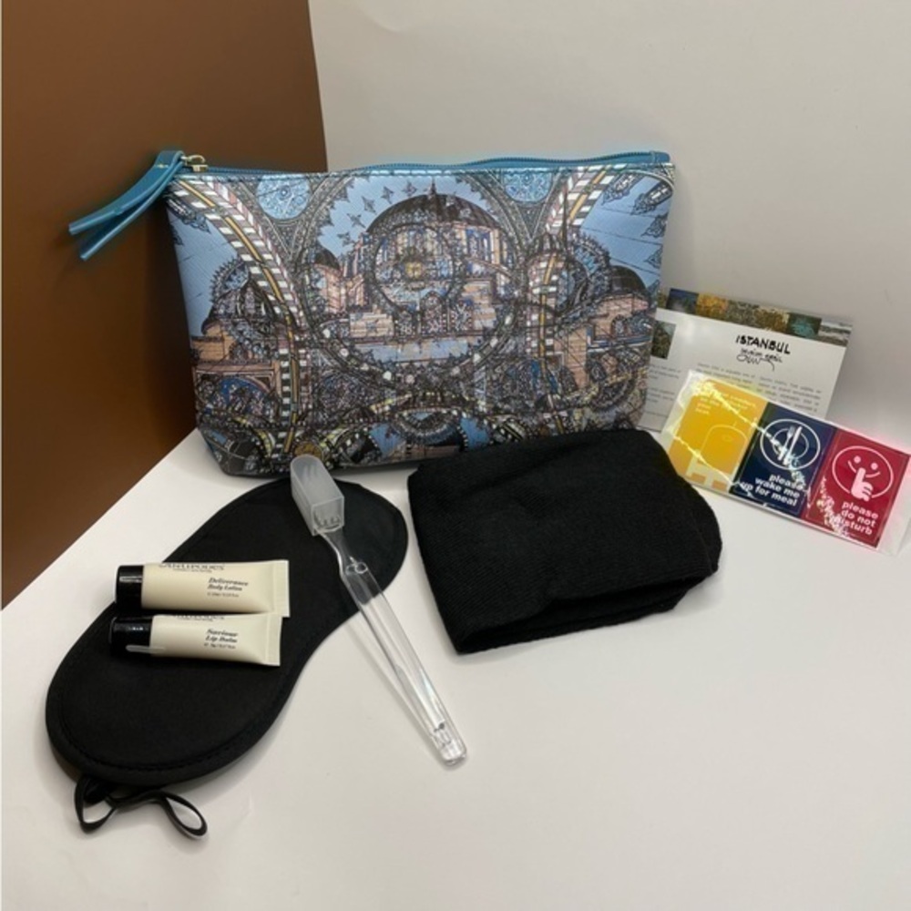 NWOT ❤️ Istanbul Airline Travel Bag & Antipodes Toiletries, Socks & Sleep Mask